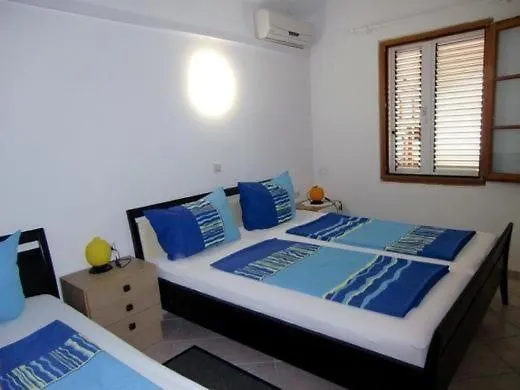 Ferienhaus Annabel Fuer Bis Zu 13 Personen Vir 0*,  Kroatien