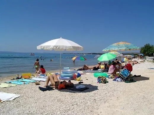 Ferienhaus Annabel Fuer Bis Zu 13 Personen Vir Kroatien