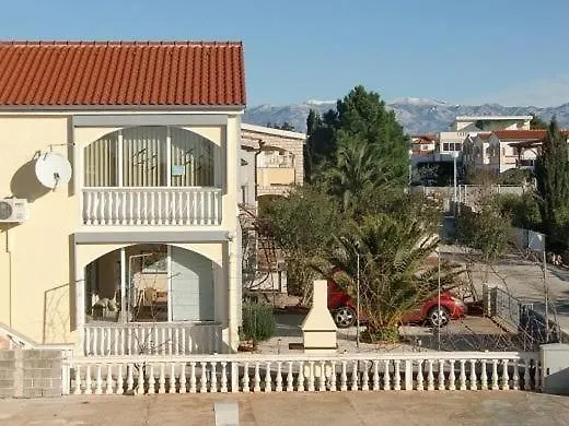 Ferienhaus Annabel Fuer Bis Zu 13 Personen Vir Kroatien